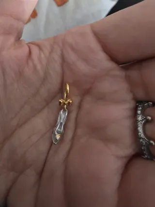 Abalorio zapato Cenicienta oro y plata