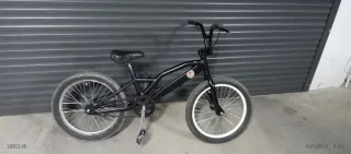 Bicicleta BMX Negra