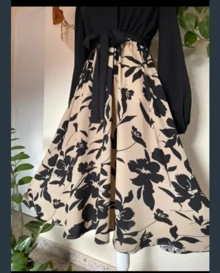 Vestido de fiesta beige y negro