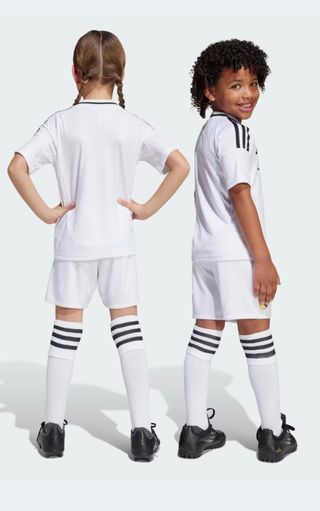 Conjunto Real Madrid Adidas Niño 4-5 años nuevo