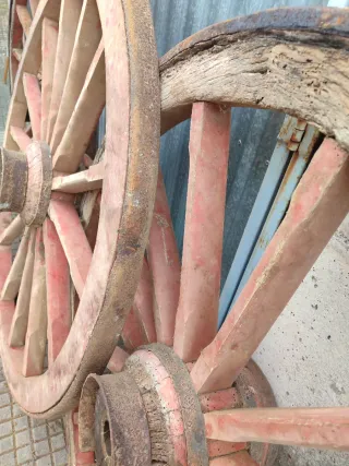 3 Ruedas de Carro Antiguas