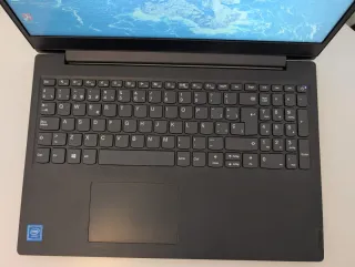 Portatile LENOVO V15-IGL