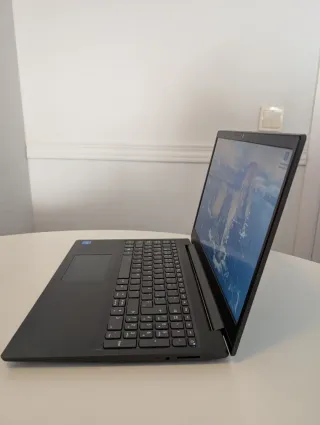 Portatile LENOVO V15-IGL