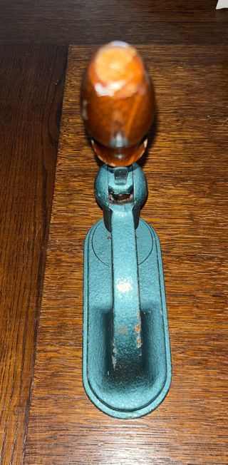 Prensa de selo branco em ferro fundido