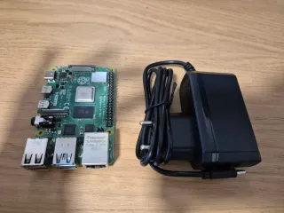 Raspberry Pi 4 Model B + Fuente Alimentación