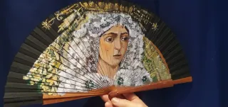 Abanico pintado a mano