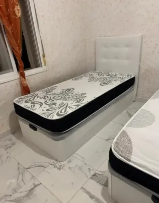 Canapé y Colchón Blanco