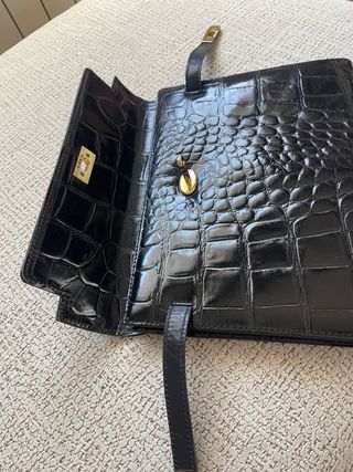 Cartera o portadocumentos piel negra