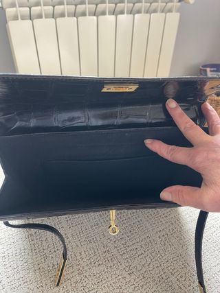 Cartera o portadocumentos piel negra