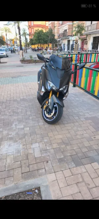 Yamaha TMAX 530 sx Negra