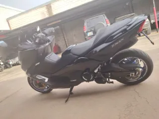 Yamaha TMAX 530 sx Negra