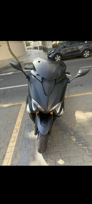 Yamaha TMAX 530 sx Negra