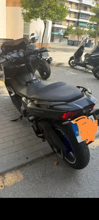 Yamaha TMAX 530 sx Negra