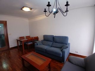 Piso en alquiler en Plaza España - Villa Pilar - Reyes Católicos - Vadillos en Burgos