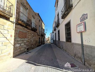 Chalet en venta en Linares