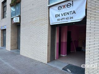 Local comercial en alquiler en Fontsanta - Fatjó en Cornellà de Llobregat