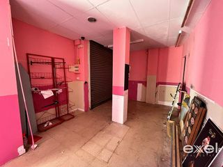 Local comercial en alquiler en Fontsanta - Fatjó en Cornellà de Llobregat