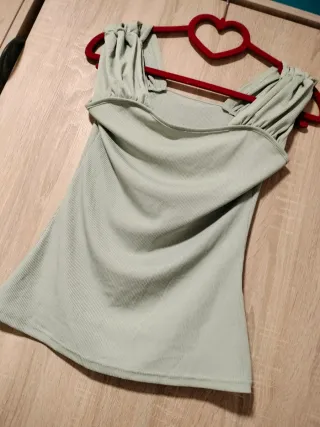 Top elástico fruncido estilo corpiño