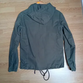 Chaqueta Zara verde oliva
