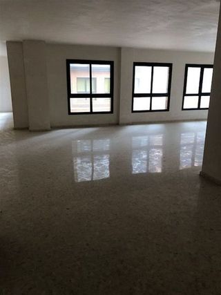 Local comercial en alquiler en Piscinas en Villarreal