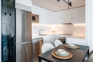 Piso en alquiler en Valdeacederas en Madrid