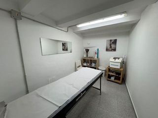 Local comercial en venta en Pubilla Cases en Hospitalet de Llobregat, L´