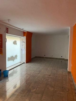 Local comercial en venta en Gavarra en Cornellà de Llobregat