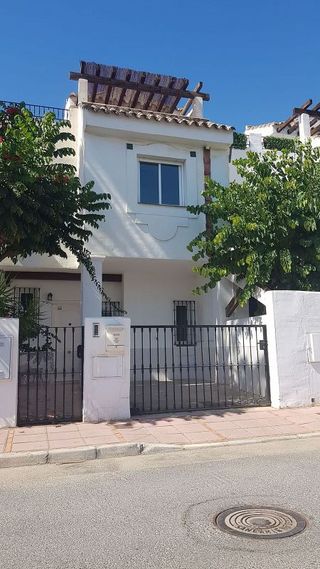 Casa adosada en alquiler en Puerto Banús en Marbella