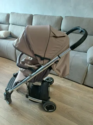 Silla de paseo ligera y plegable