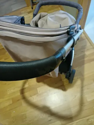 Silla de paseo ligera y plegable