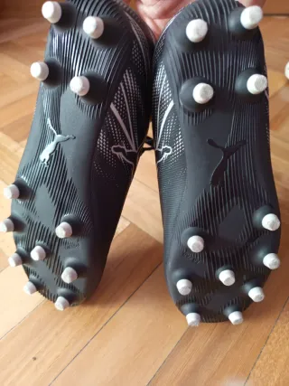 Botas de fútbol Puma negras