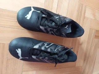 Botas de fútbol Puma negras