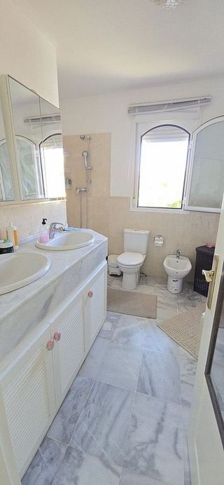 Casa pareada en venta en Calahonda en Mijas