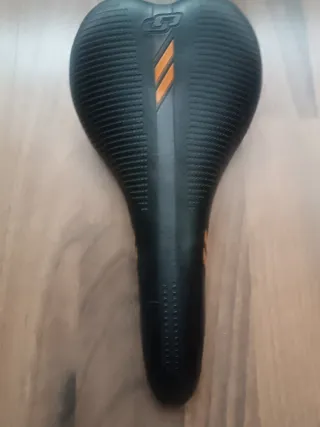 Sillín MTB Negro Naranja