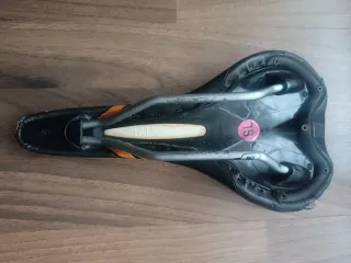 Sillín MTB Negro Naranja