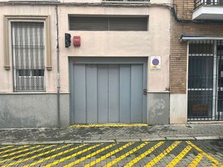 Garaje en alquiler en Nervión en Sevilla
