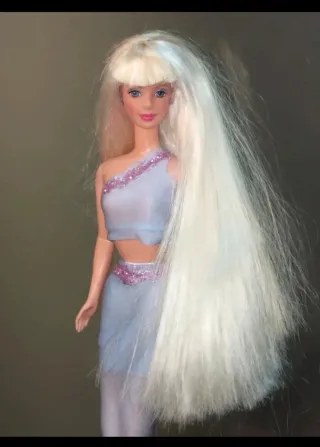 Barbie con capelli lunghi