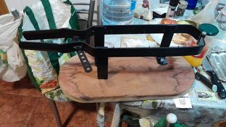 Jamonera de madera y metal