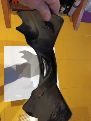 Quilla Yamaha Fazer Negra