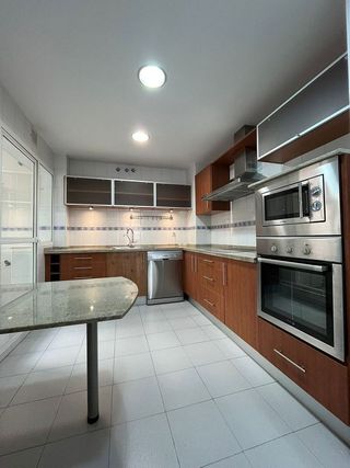 Piso en alquiler en Parque Mediterráneo - Santa Paula en Málaga