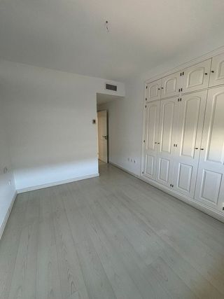 Piso en alquiler en Parque Mediterráneo - Santa Paula en Málaga