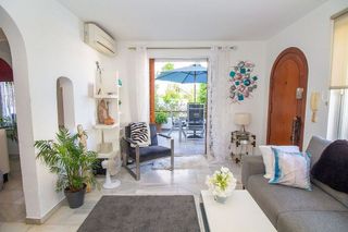 Casa pareada en venta en Nueva Andalucía centro en Marbella
