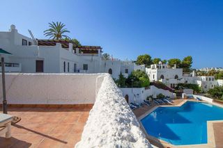 Casa pareada en venta en Nueva Andalucía centro en Marbella