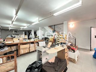 Local comercial en venta en Fondo en Santa Coloma de Gramanet