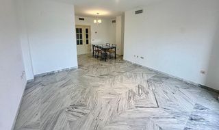 Piso en alquiler en Doctor Barraquer - G. Renfe - Policlínico en Sevilla