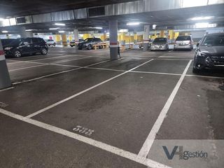 Oficina en venta en La Buhaira en Sevilla