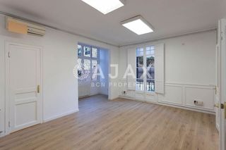 Oficina en alquiler en Les Tres Torres en Barcelona