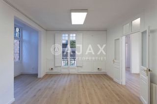 Oficina en alquiler en Les Tres Torres en Barcelona