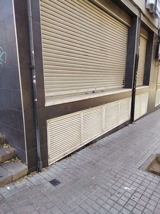 Local comercial en alquiler en La Salut - Lloreda en Badalona
