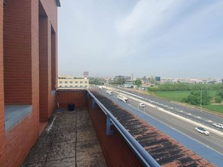 Oficina en alquiler en Palacio de Congresos - Urbadiez - Entrepuentes en Sevilla